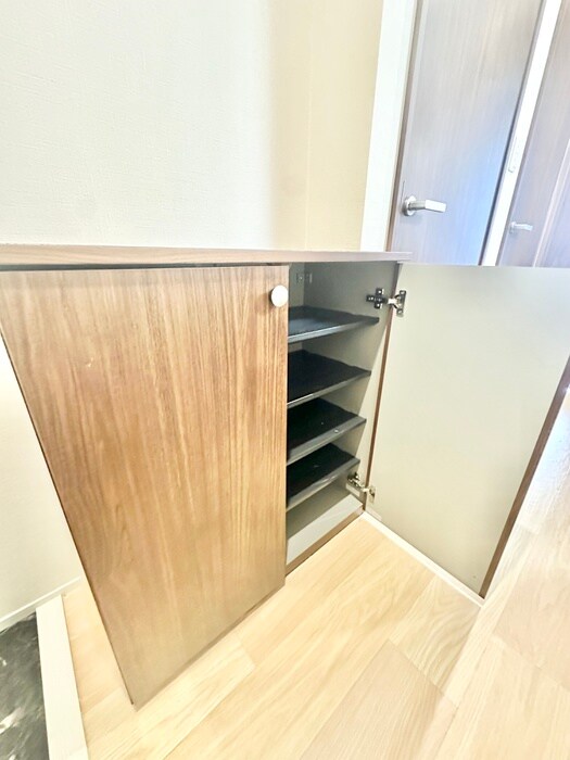 物件内観写真14　(靴箱)