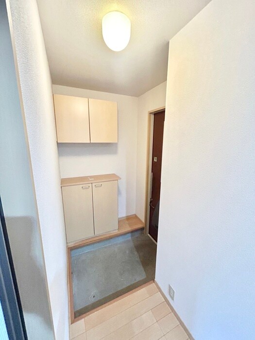 物件内観写真13　(玄関)