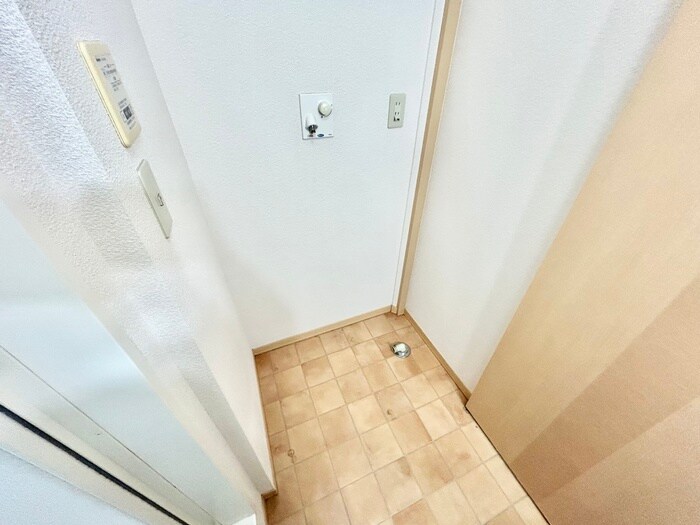 物件内観写真17　(洗濯機置場)