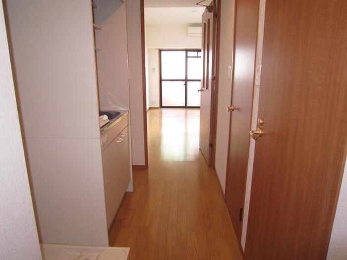 物件内観写真10　(廊下)