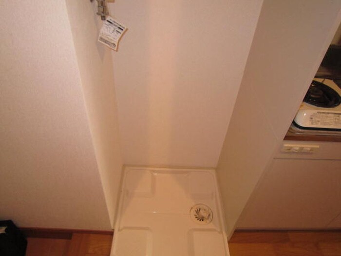 物件内観写真12　(洗濯機置場)