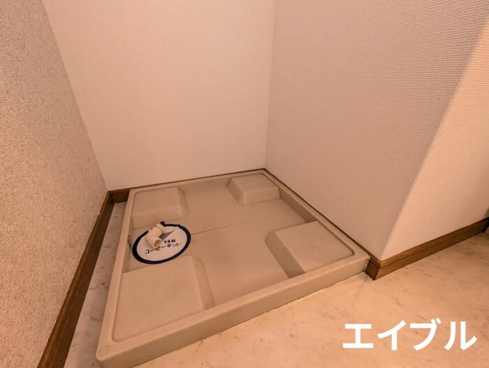 物件内観写真12　(洗濯機置場)