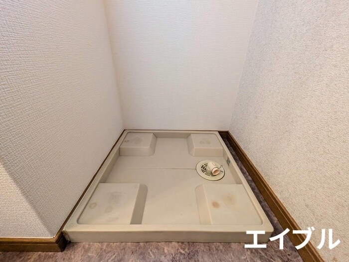 物件内観写真13　(洗濯機置場)