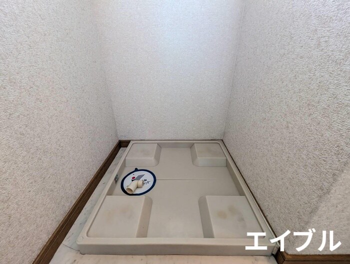 物件内観写真13　(洗濯機置場)