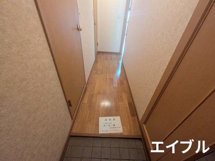 物件内観写真16　(玄関)