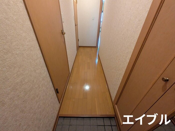 物件内観写真16　(玄関)