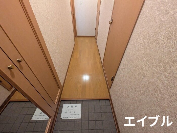 物件内観写真16　(玄関)