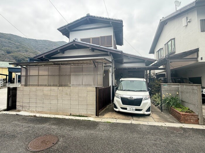 物件外観写真2　(駐車場)