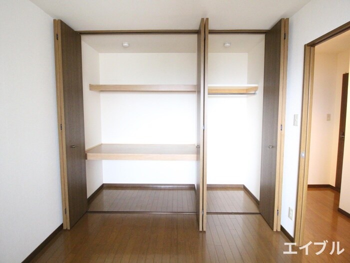 物件内観写真12　(収納)