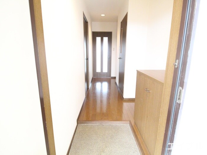 物件内観写真13　(玄関)