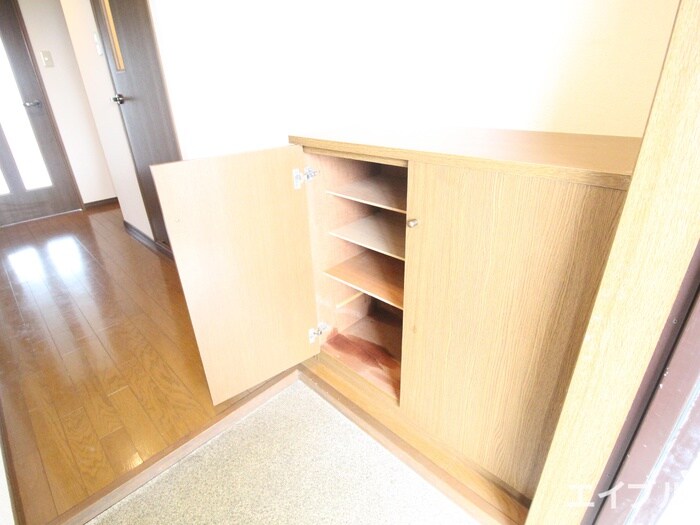 物件内観写真15　(靴箱)