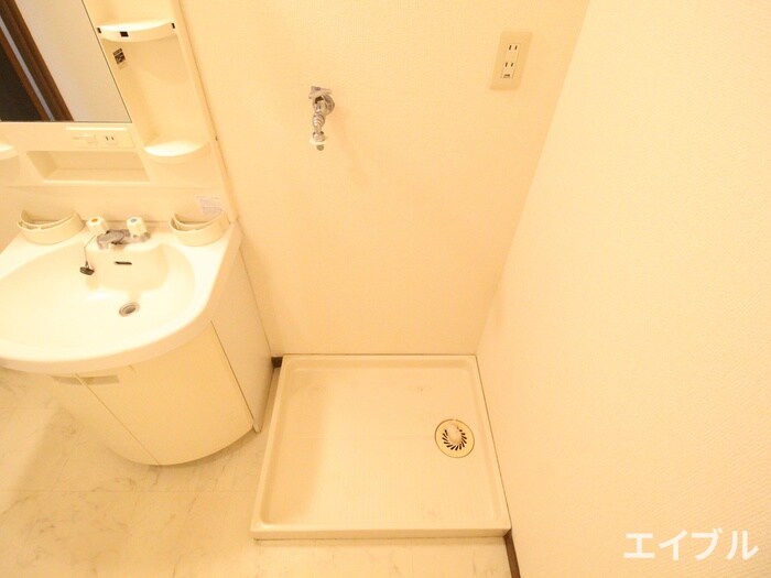 物件内観写真17　(洗濯機置場)