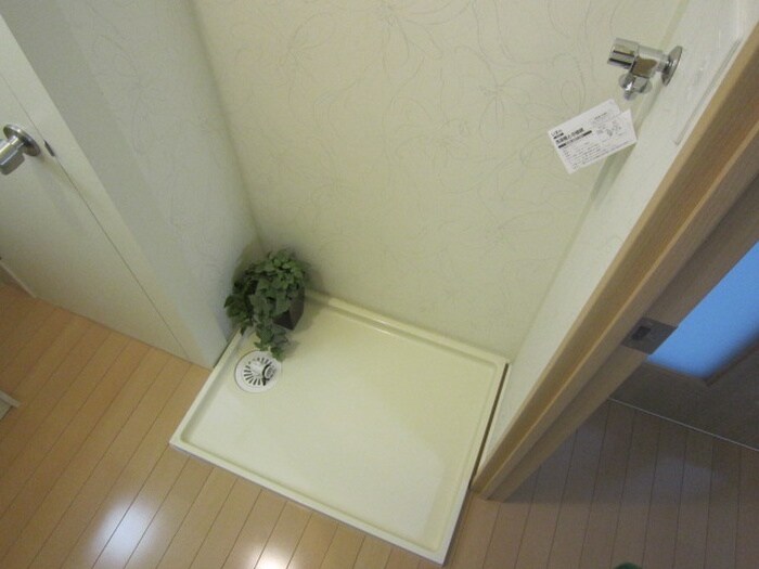 物件内観写真14　(洗濯機置場)