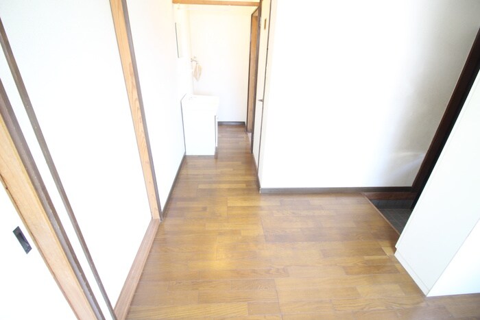 物件内観写真8　(廊下)