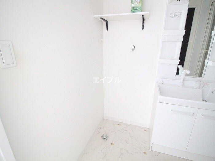 物件内観写真12　(洗濯機置場)