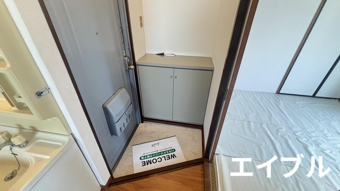 物件内観写真16　(玄関)