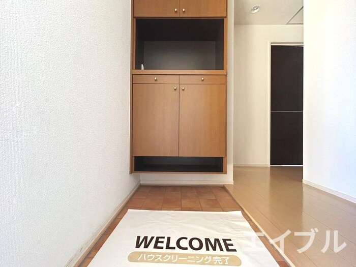 物件内観写真10　(玄関)