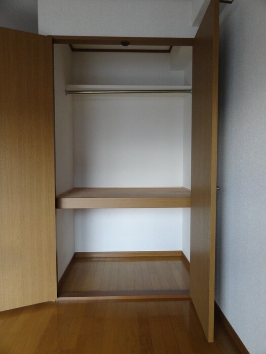 物件内観写真12　(収納)