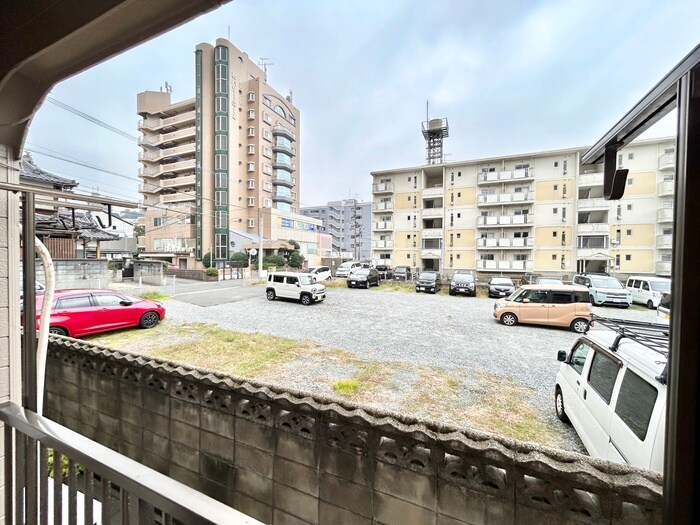 物件内観写真11　(室内からの展望)