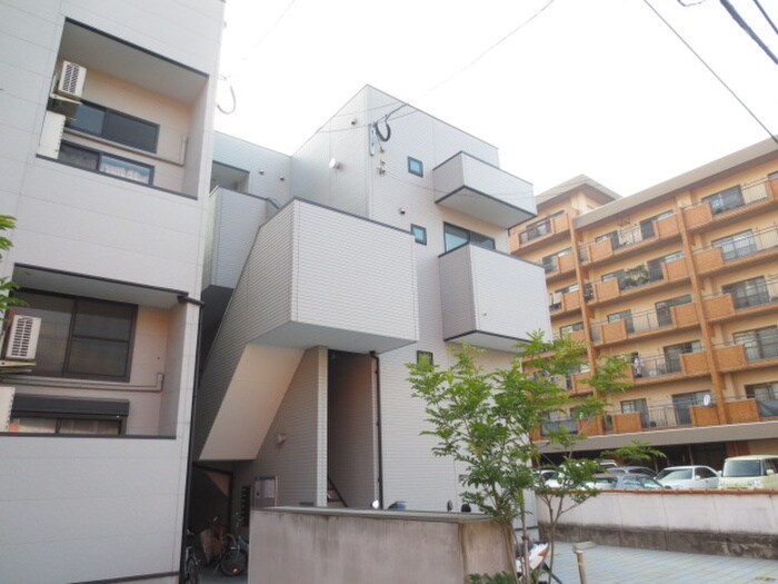 カ－ネリアン周船寺の物件外観写真