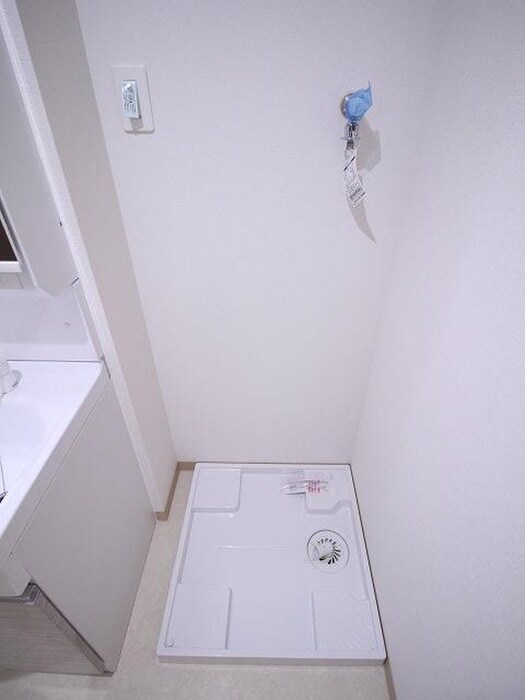 物件内観写真18　(洗濯機置場)