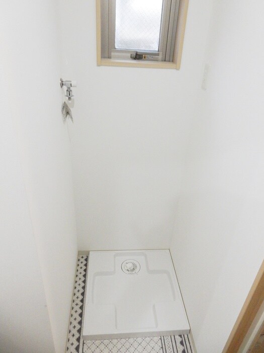 物件内観写真11　(洗濯機置場)