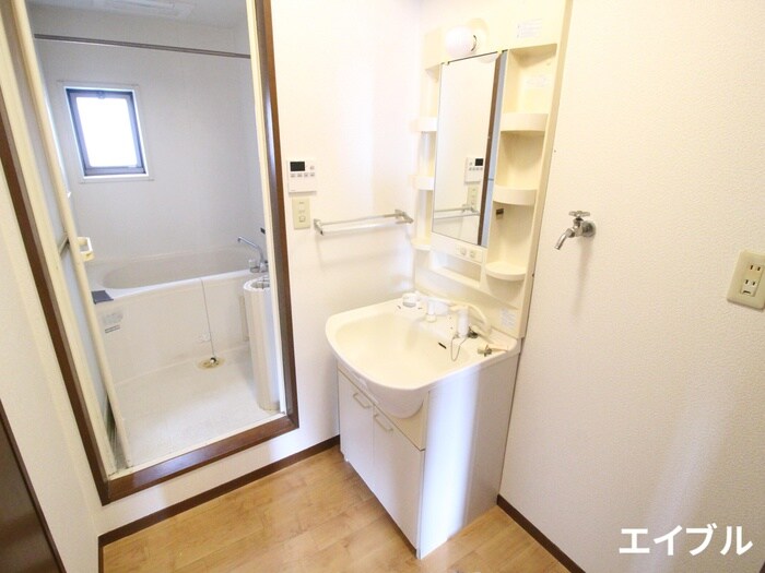 物件内観写真8　(洗面)