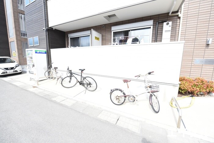 物件外観写真5　(駐輪場)