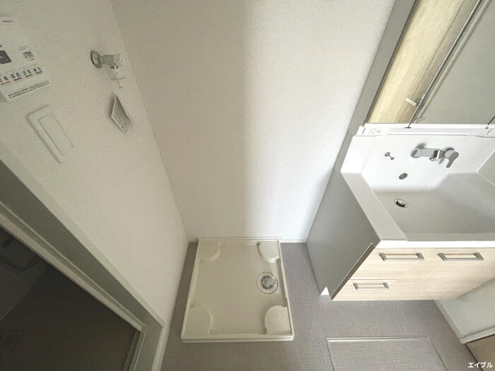 物件内観写真15　(洗濯機置場)