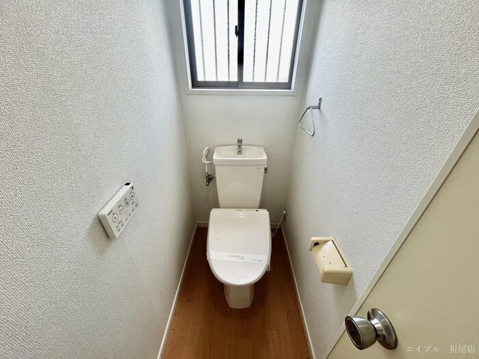 物件内観写真8　(トイレ)