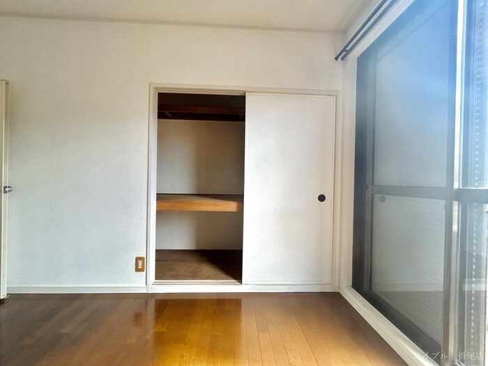 物件内観写真16　(収納)