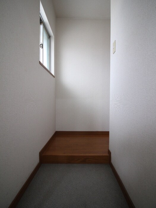 物件内観写真18　(玄関)