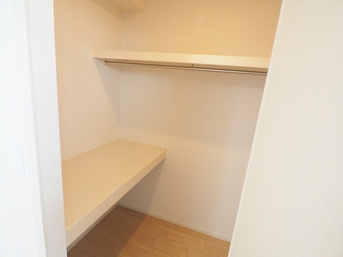 物件内観写真12　(収納)