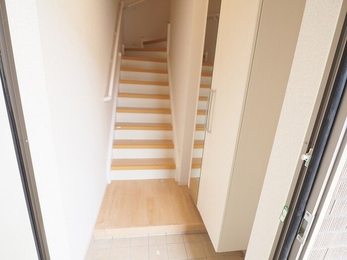 物件内観写真15　(玄関)