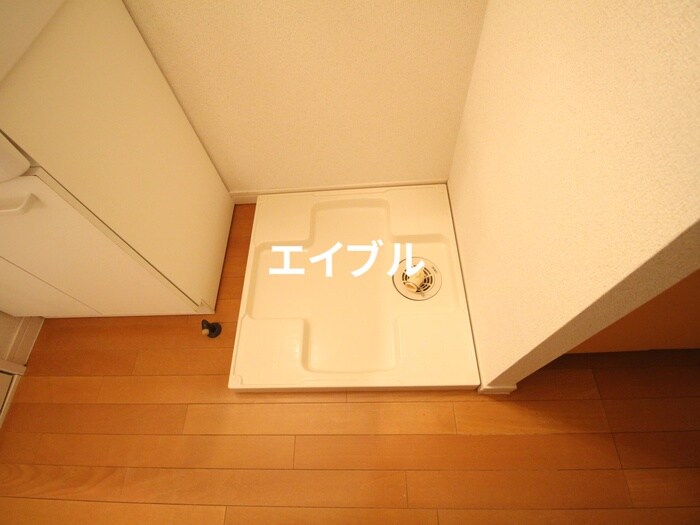 物件内観写真10　(洗濯機置場)