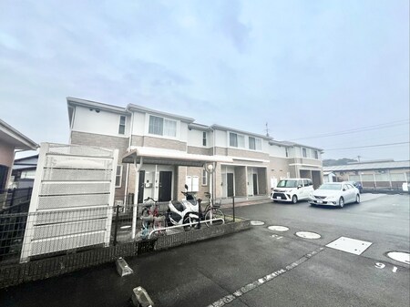 メゾンシャンデレザン外観写真