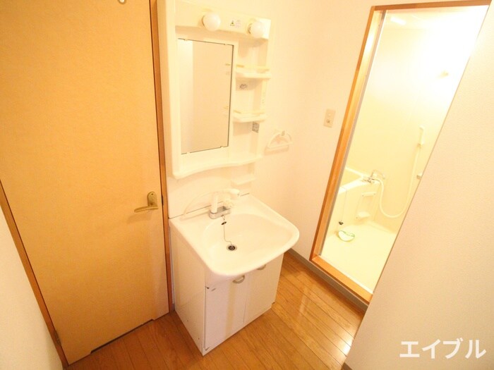 物件内観写真9　(洗面)