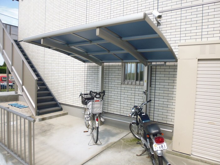 物件外観写真3　(駐輪場)