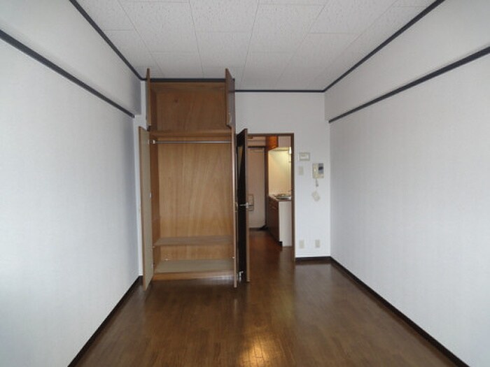 物件内観写真12　(収納)