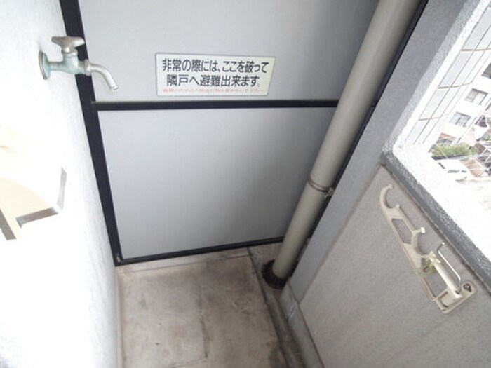 物件内観写真14　(洗濯機置場)