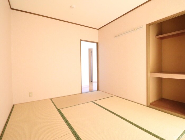 物件内観写真8　(居室)