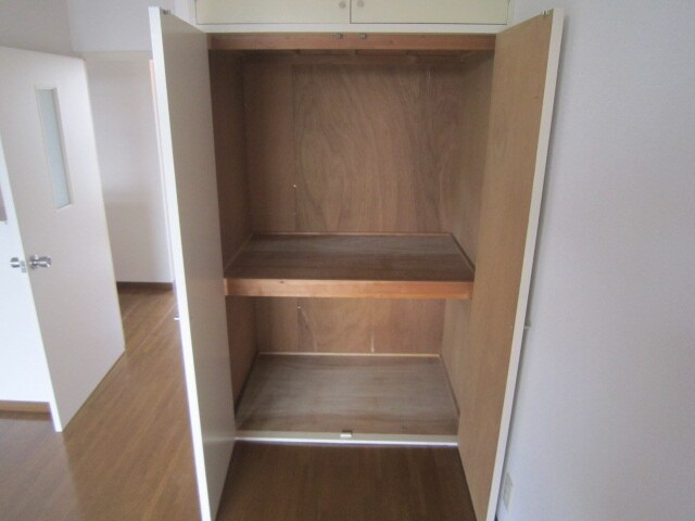 物件内観写真13　(収納)