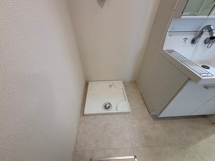 物件内観写真12　(洗濯機置場)