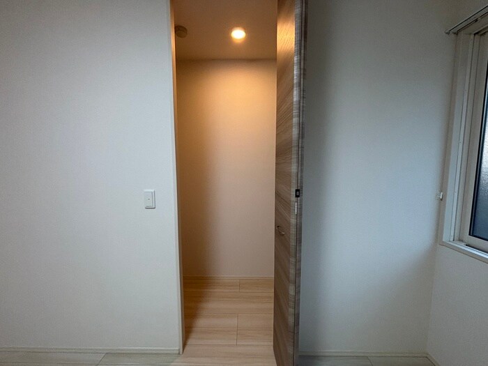 物件内観写真15　(収納)