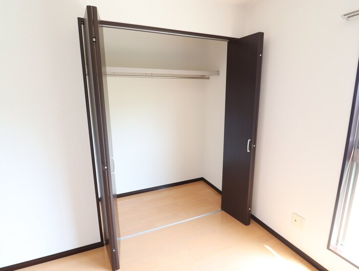 物件内観写真12　(収納)