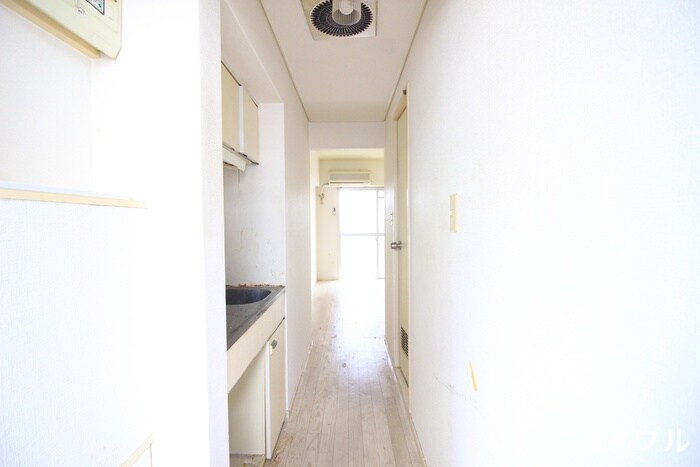 物件内観写真16　(廊下)