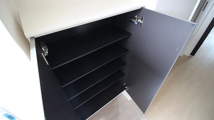 物件内観写真5　(靴箱)