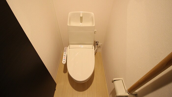 物件内観写真8　(トイレ)