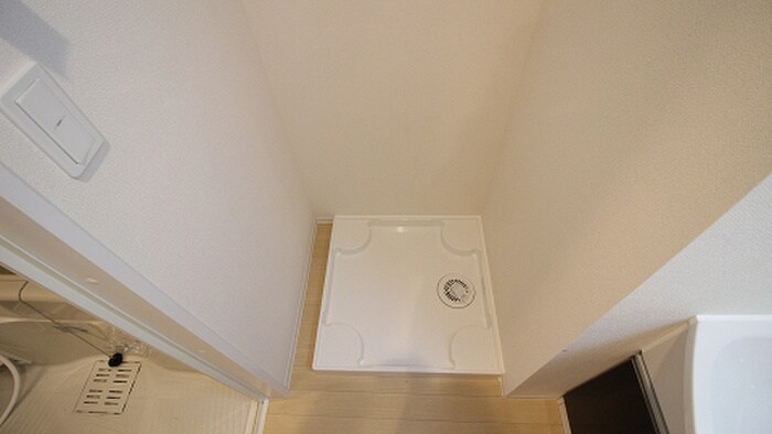 物件内観写真10　(洗濯機置場)