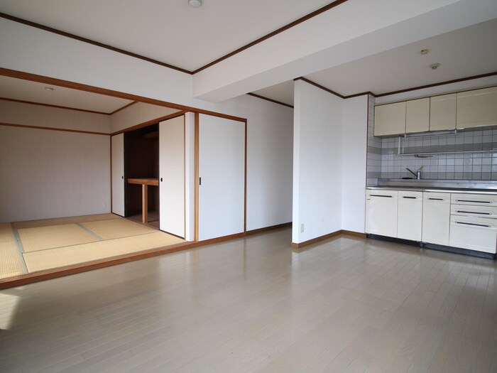 物件内観写真4　(居室)